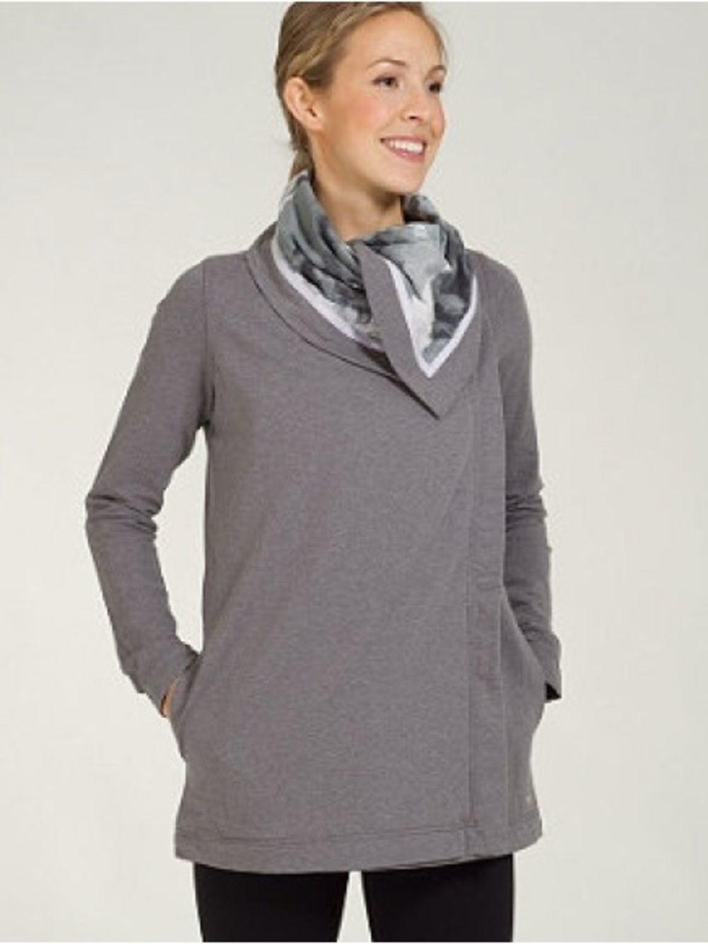 443. Lululemon Savasana Wrap Sweater Drape Collar Gray Size 6